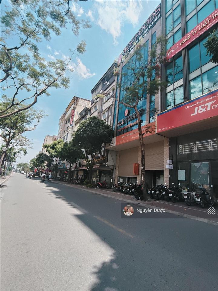 Mặt phố quận hai bà trưng, dt 230m, vỉa hè 10m, 3 tầng, chỉ 300tr/m, lô góc, nhà mặt phố giá ngõ
