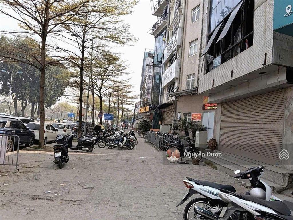 Mặt phố đường láng, đống đa, vị trí đẹp nhất phố, dt 110m2, mt 7m, 3 tầng, lô góc, chỉ 68.5 tỷ