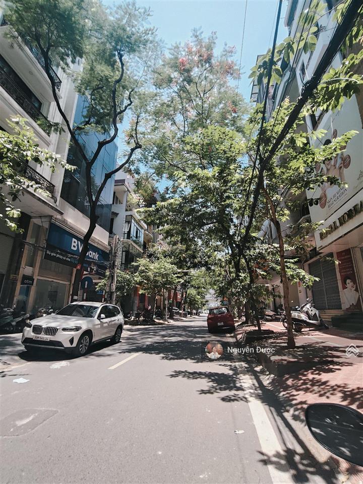 Mặt phố đống đa quận, view hồ, diện tích 140/160m, mặt tiền 10m, gpxd 10 tầng, giá sốc, chỉ 71 tỷ