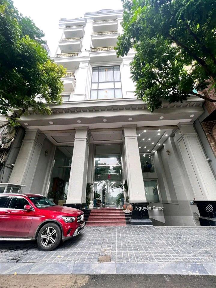 Mặt phố đống đa quận, view hồ, dt 400m, mt 14m, 10 tầng, 2 hầm, 2 thang máy, dòng tiền 7.2 tỷ/ năm