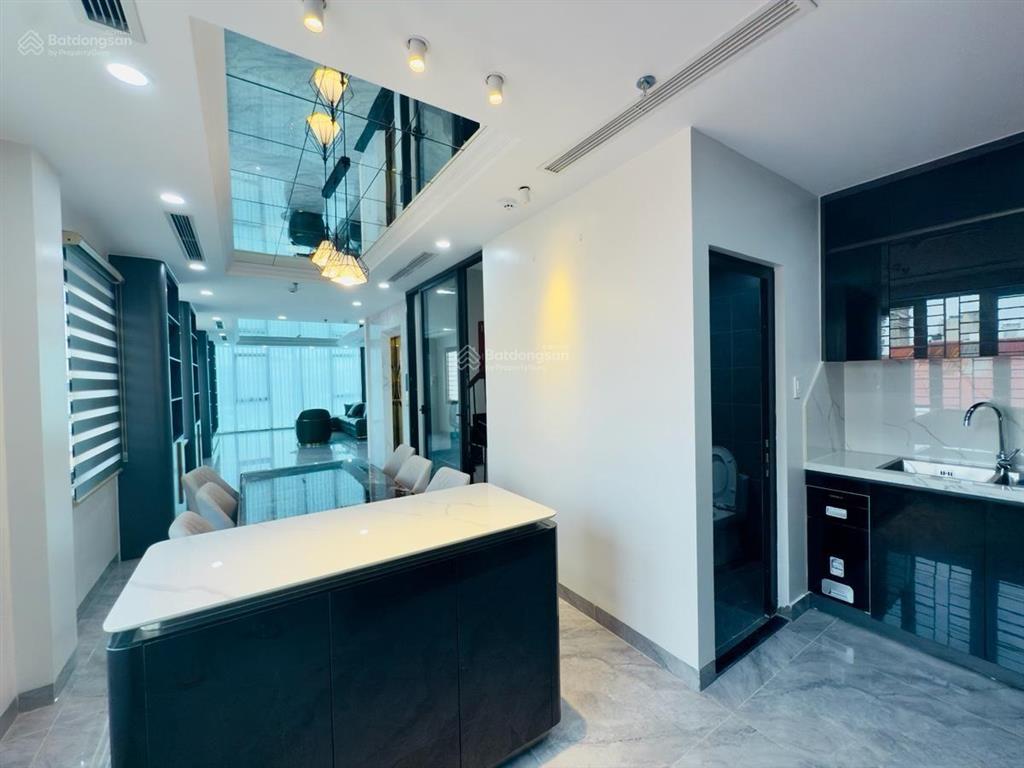 Mặt phố đê la thành, ô chợ dừa, 74m tòa 8 tầng, có hầm, lô góc, 3 thoáng, sổ vuông, chủ thiện chí
