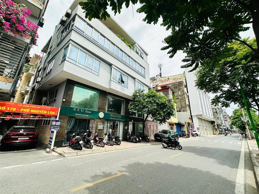 Mặt phố quận thanh xuân quận, trường chinh, nguyễn lân, dt 76/100m, mặt tiền 12m, lô góc, sổ vuông