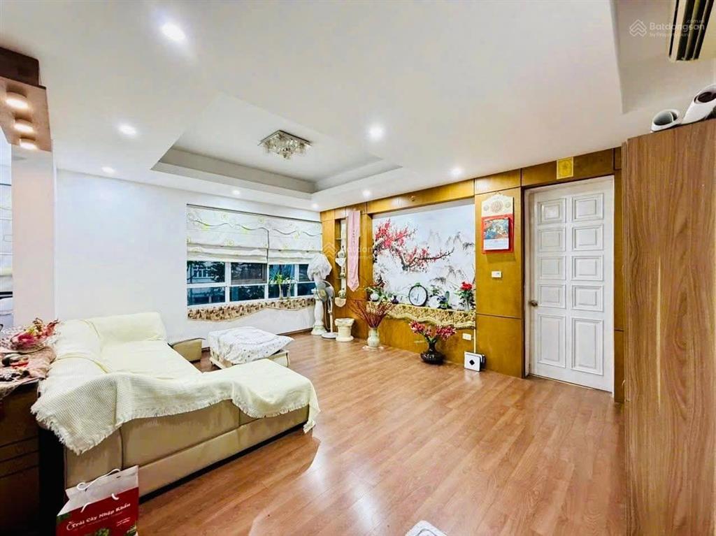 Mặt phố quận thanh xuân quận, trường chinh, nguyễn lân, dt 76/100m, mặt tiền 12m, lô góc, sổ vuông
