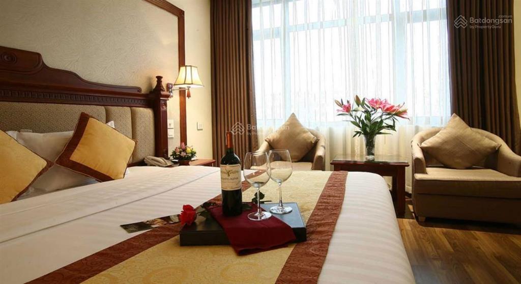 Tòa khách sạn phố trần thái tông, cầu giấy, diện tích 170m,mặt tiền 24m, lô góc,12 tầng, thu 1ty/th