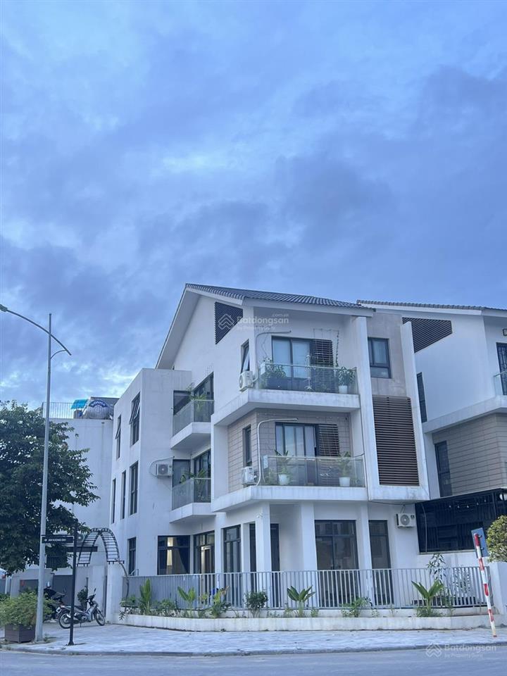 Chính chủ bán căn an vượng villa cạnh công viên thiên văn học giá 33tỷ.  0964 961 ***