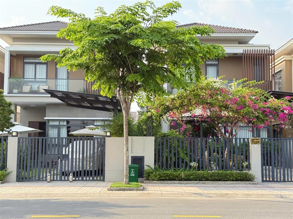 Biệt thự đơn lập siêu đẹp kđt sun casa central . cách highland vài bước chân . tiện ích đầy đủ