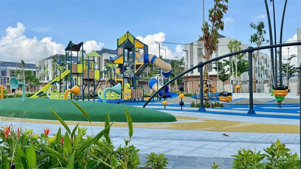 Shophouse căn góc giá f0 chủ đầu tư vsip, thanh toán 30% nhận nhà, tiến độ thanh toán 2 năm