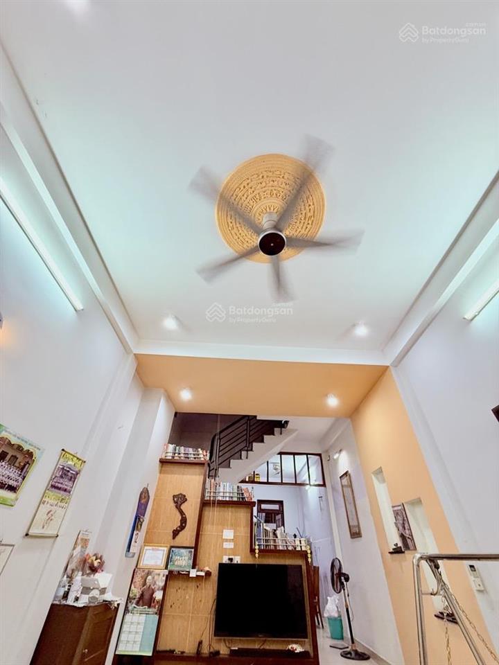 Sát mặt tiền  hẻm xe hơi  huỳnh văn nghệ phường 15  tân bình  dt 81m2  2 tầng  chỉ 6.x tỷ