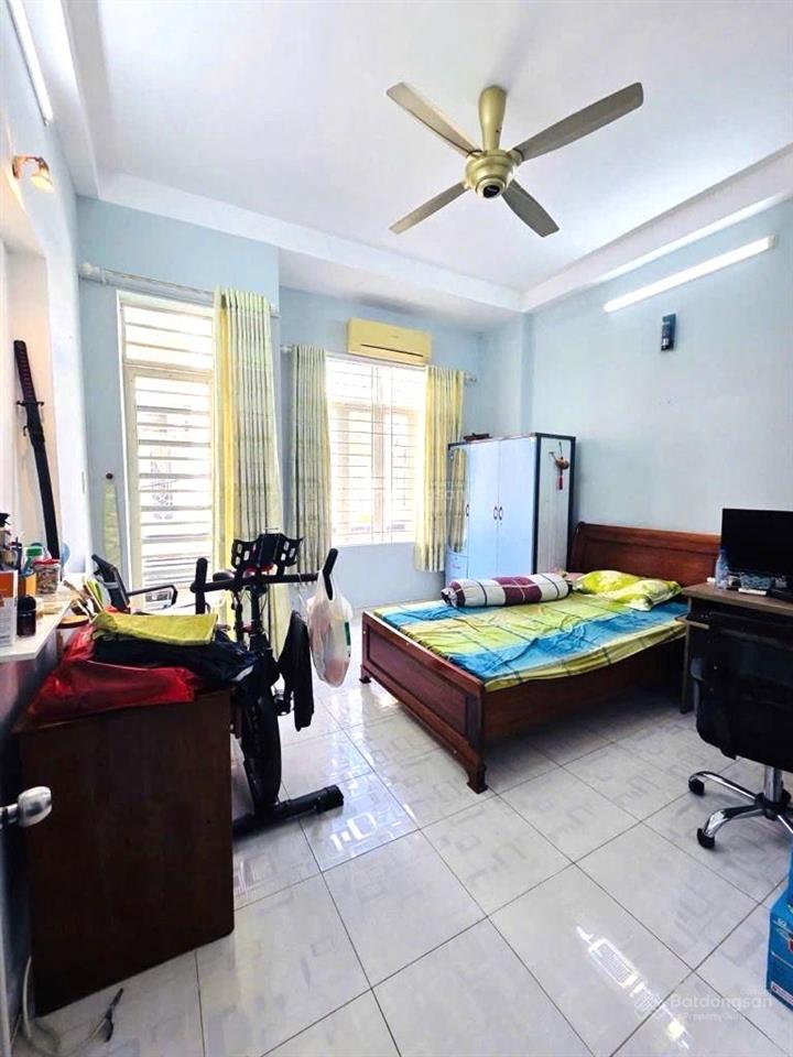 Ngay aeon tân phú hẻm xe hơi  trung tâm sầm uất phường tân quý  dt 42m2 4 tầng  6.x. ty