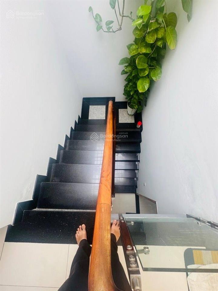Mặt tiền kinh doanh đỗ nhuận tân sơn nhì  tân phú dt 70m2 4 x 18  4 tầng btc chỉ nhỉnh 9 tỷ
