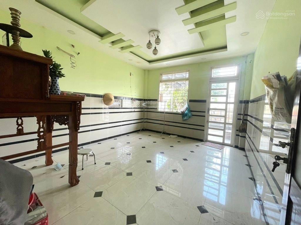 Hẻm xe hơi tránh nhau  ngay chợ tân hương trung tâm tân phú dt 4 x 20 2 tầng chỉ nhỉnh 7 tỷ.