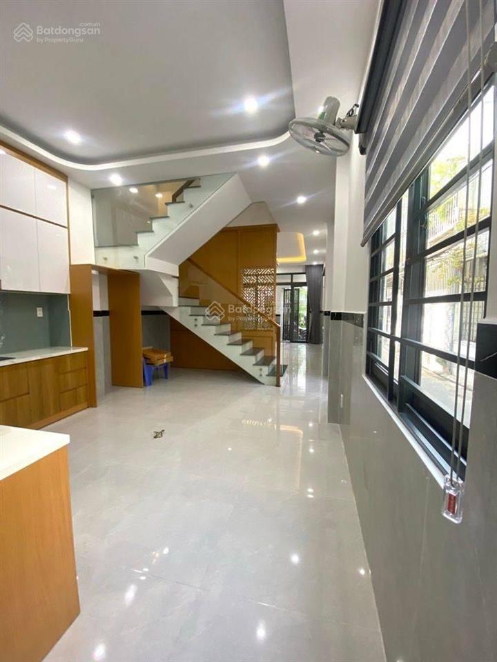 Nhà đẹp ở ngay căn góc thoáng mát sáng sủa ngay chợ tân trụ  tân bình  xh đổ cửa 58m2 2 tầng