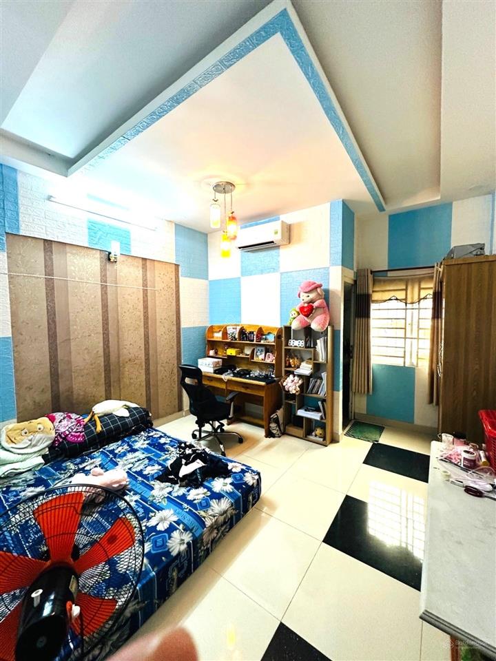 Khu phân lô cao tầng xe hơi ngủ trong nhà hoàng bật đạt tân bình dt 4 x 15 4 tầng btct 7 tỷ.