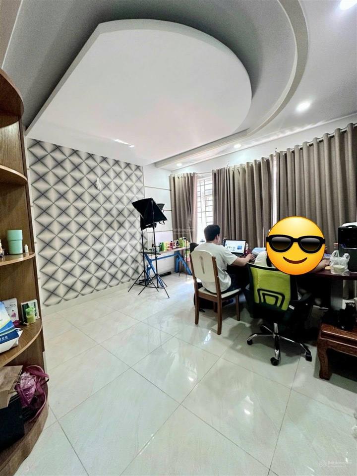 Nhà đẹp ở ngay  khu phân lô đồng bộ cao tầng  hẻm xe hơi phường 15 tân bình  dt 4x14 5 tầng btct