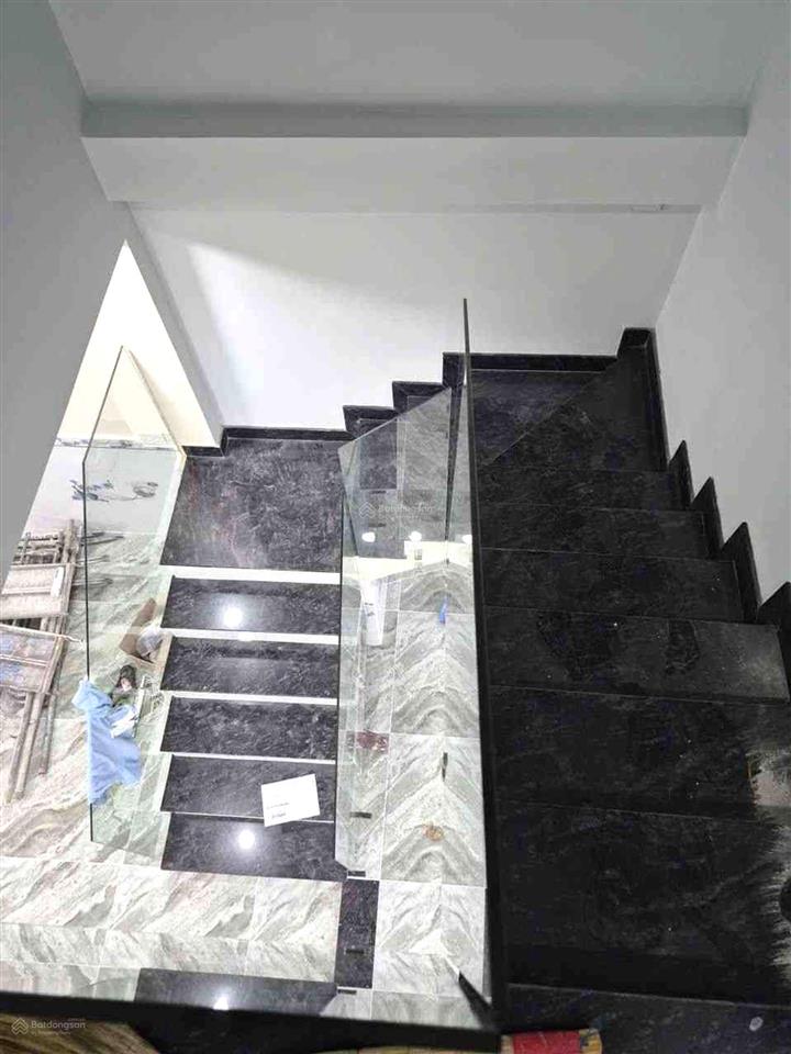 Nhà mới dọn vào ở ngay chỉ 90tr/m2 cho 2 tầng hẻm xe hơi gần siêu thị aeon tân phúdt 73m2 4x18