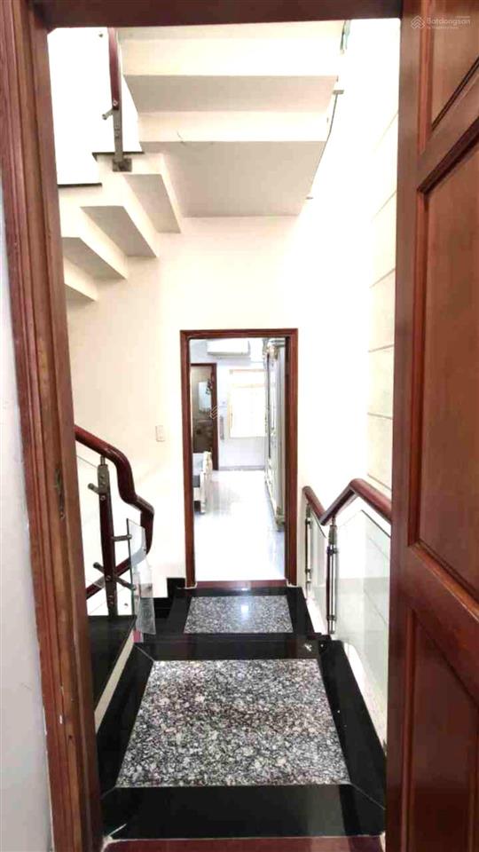 Nhà đẹp ở ngay xe hơi ngủ trong nhà  trần thị trong phường 15 tân bình 4 x 16 5 tầng đúc btct