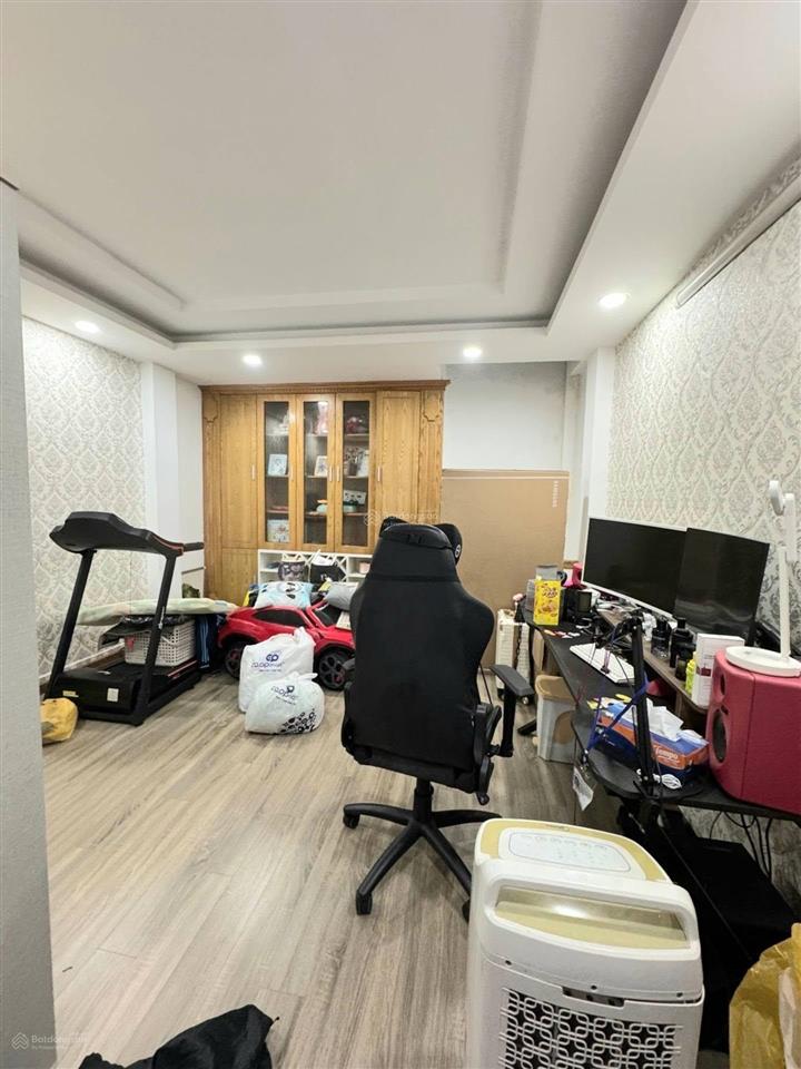 Xe hơi ngủ trong nhà khu đồng bộ cao tầng bùi quang là  gò vấp 4 x 15  5 tầng btct chỉ 6.x tỷ