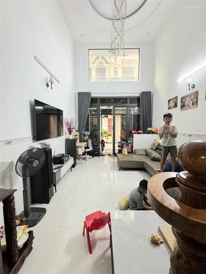 Xe hơi ngủ trong nhà khu đồng bộ cao tầng bùi quang là  gò vấp 4 x 15  5 tầng btct chỉ 6.x tỷ