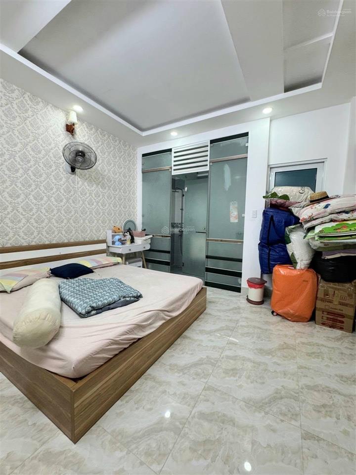 Xe hơi ngủ trong nhà khu đồng bộ cao tầng bùi quang là  gò vấp 4 x 15  5 tầng btct chỉ 6.x tỷ