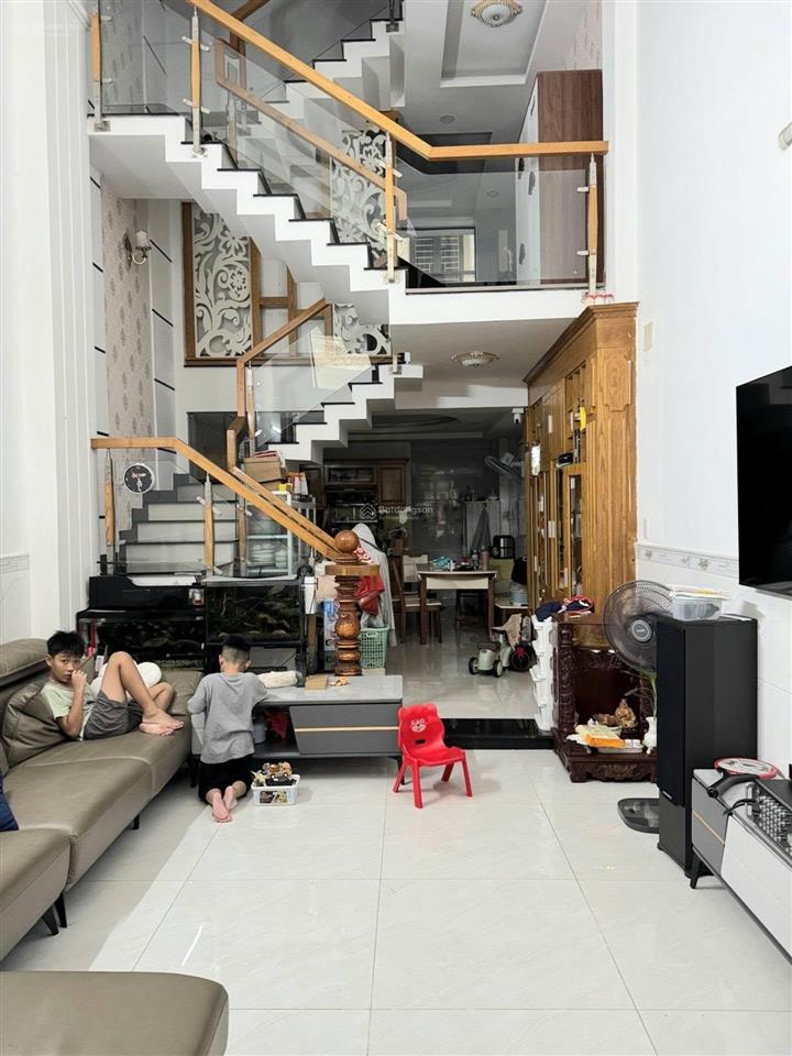 Xe hơi ngủ trong nhà khu đồng bộ cao tầng bùi quang là  gò vấp 4 x 15  5 tầng btct chỉ 6.x tỷ