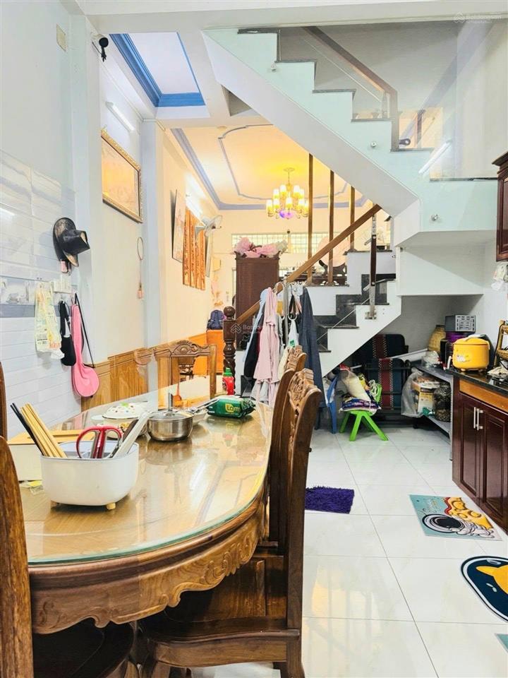Nhà đẹp ở ngay  hẻm 8m thông phan huy ích  tân bình  dt 52m2  2 tầng chắc chắn  chỉ nhỉnh 5 tỷ