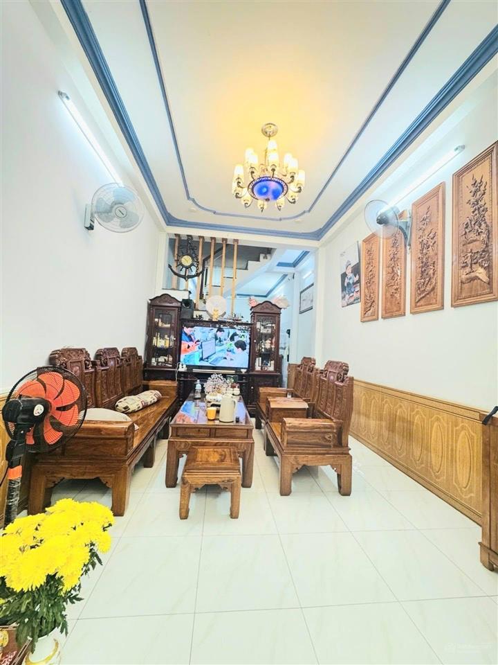 Nhà đẹp ở ngay  hẻm 8m thông phan huy ích  tân bình  dt 52m2  2 tầng chắc chắn  chỉ nhỉnh 5 tỷ
