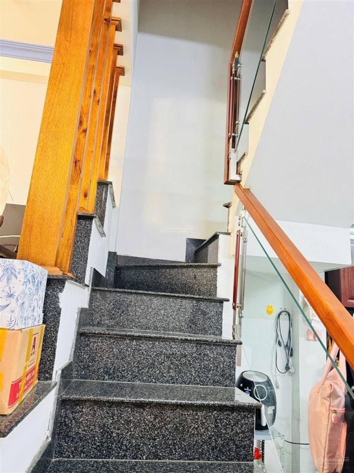 Nhà đẹp ở ngay  hẻm 8m thông phan huy ích  tân bình  dt 52m2  2 tầng chắc chắn  chỉ nhỉnh 5 tỷ