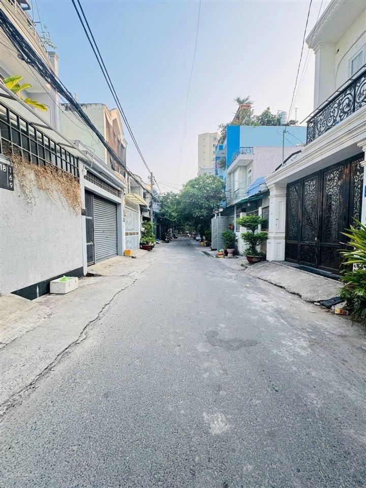 Nhà đẹp ở ngay  hẻm 8m thông phan huy ích  tân bình  dt 52m2  2 tầng chắc chắn  chỉ nhỉnh 5 tỷ