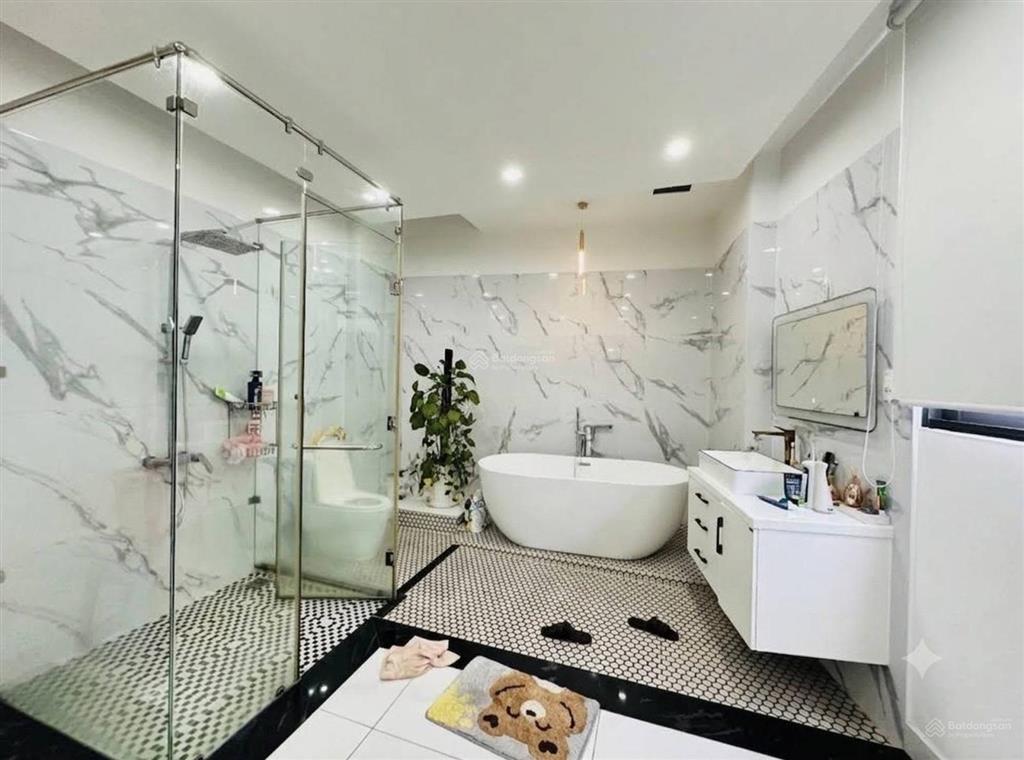Bán nhà đẹp với thiết kế hiện đại 5 tầng btct  70m2  nở hậu  hẻm xe hơi thông cống lở  tân bình
