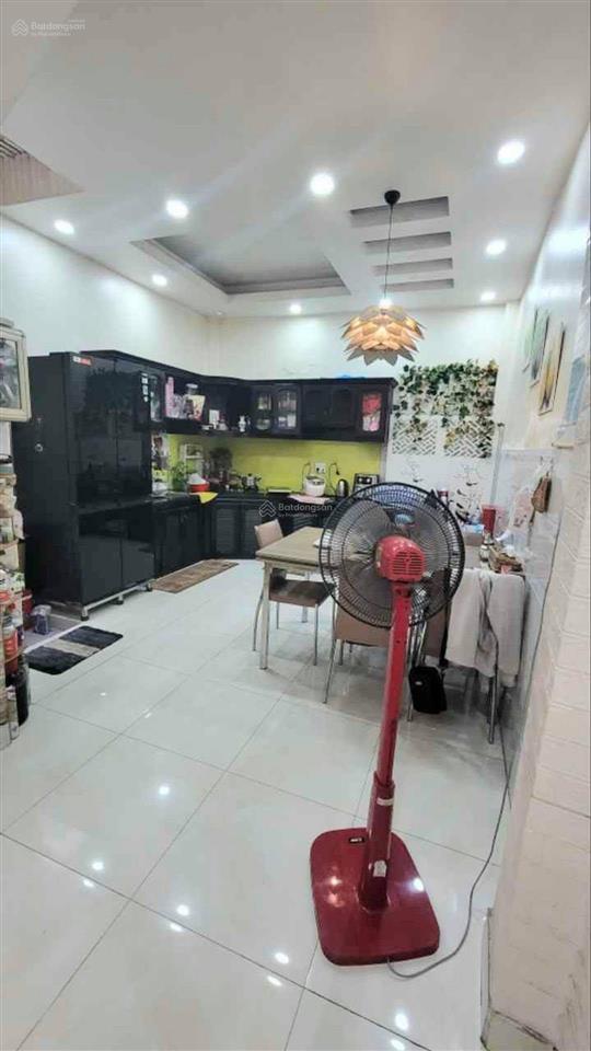 Nhà đẹp ở ngay vip phạm văn bạch tân bình cạnh nhà ga t3 hẻm 2 ô tô tránh  4 x 14 3 tầng btct