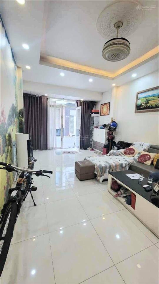 Nhà đẹp ở ngay vip phạm văn bạch tân bình cạnh nhà ga t3 hẻm 2 ô tô tránh  4 x 14 3 tầng btct