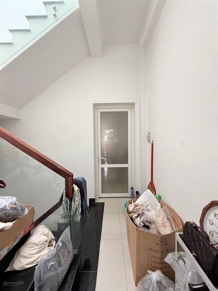 Bán nhà vị trí đẹp gần ga metro hẻm 9m thông phường 15tân bình dt 66m2 4 x 16.5 3 tầng 8.x tỷ