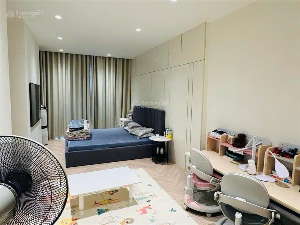 Bán gấp nhà mặt phố hàng lược 159m x 6t đang cho thuê 2 tỷ/năm vị trí đẹp