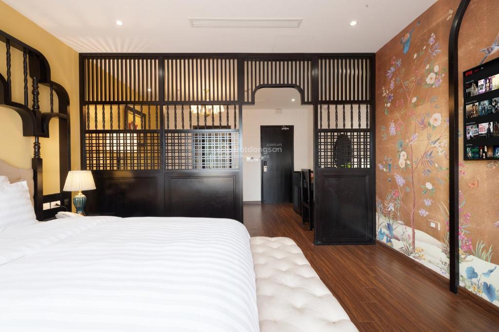 Bán nhà 2 mặt phố bát đàn, 35 tỷ, 65m2, hàng hiếm tại hoàn kiếm, đang cho thuê kd tốt, sổ đẹp