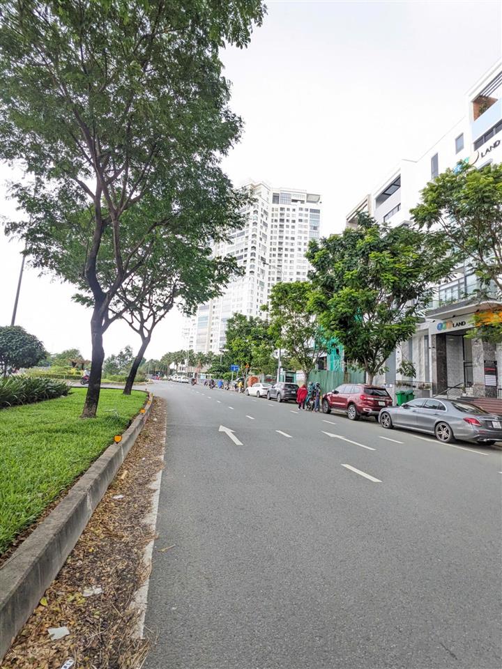 Bán đất d.a huy hoàng ngay nguyễn thanh sơn  tml. quận 2. dt 32 x 20m. xd hầm6 tầng. giá 159 tỷ