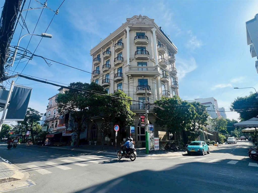 Bán tòa chdv góc 2mt đường số 10, tân quy, quận 7. dt(15x20m) hầm 7 tầng hđt 350 triệu. giá 76 tỷ