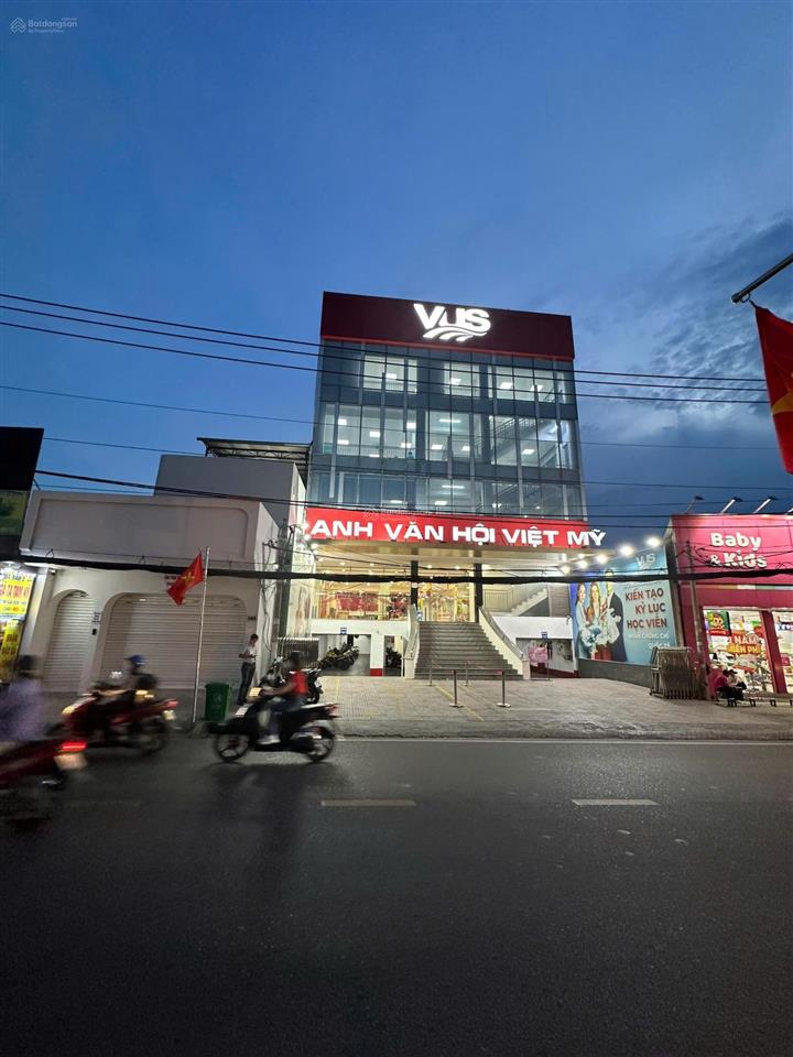 Siêu hot! góc 2 mt lê văn việt, p tăng nhơn phú a, quận 9 dt(35 x 70m) 3 tầng giá 300 tỷ