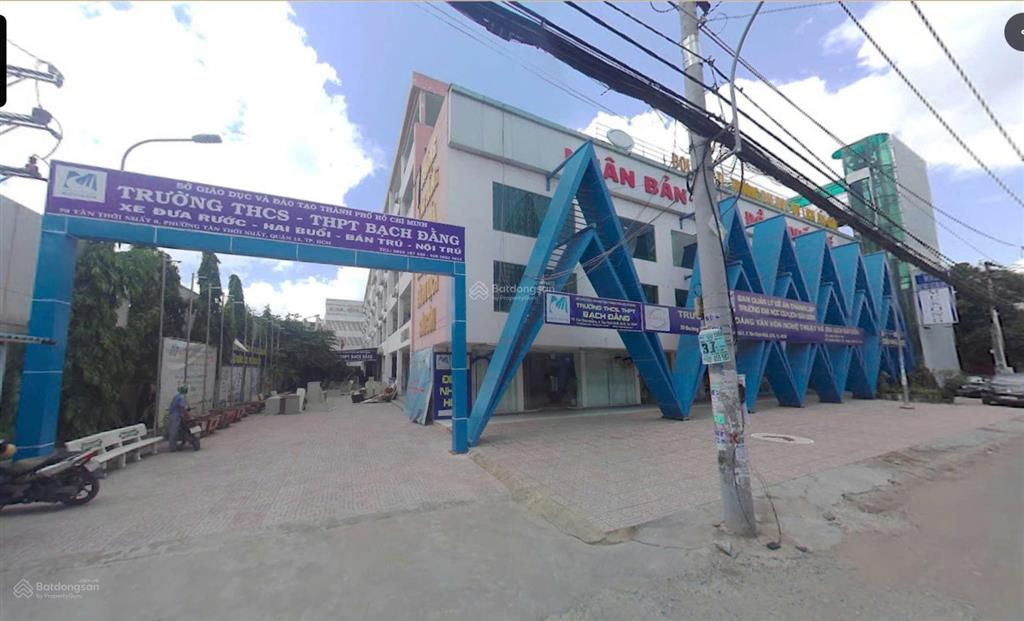 Bán trường cđ tân thới nhất, quận 12, dt 60x80m, 5 tầng hđt 1 tỷ/tháng, giá 250 tỷ