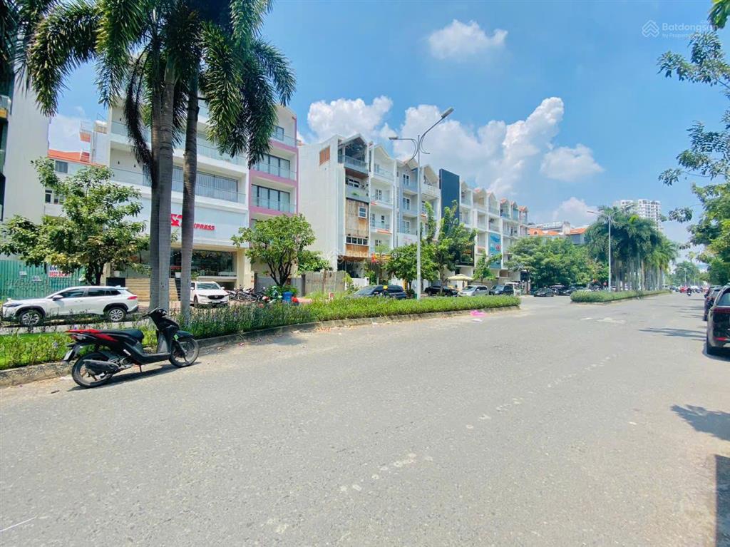 Bán nhà góc 2mt himlam nguyễn thị thập quận 7, dt 9 x 20m. hầm 5 tầng . hđt 175 triệu. giá 61 tỷ