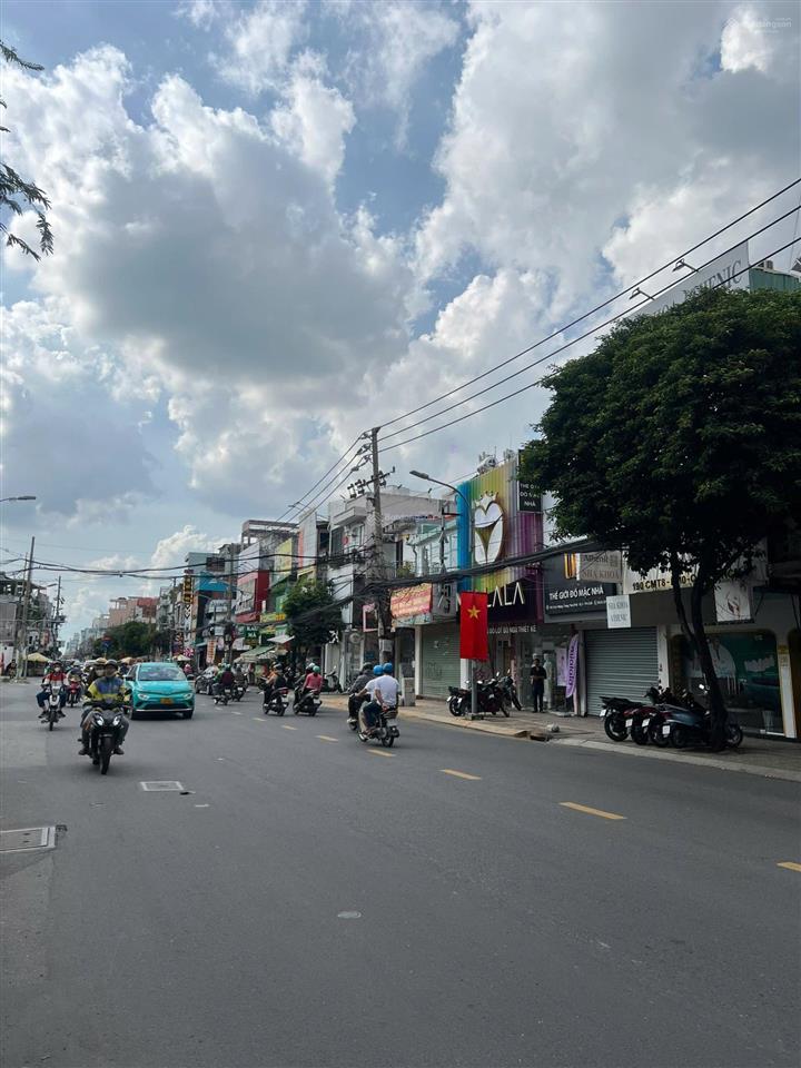 Bán nhà 2 mt cách mạng tháng 8, p.13, quận 10. dt 8 x 25m. 2 tầng  hđt 120 tr/th  giá 38 tỷ