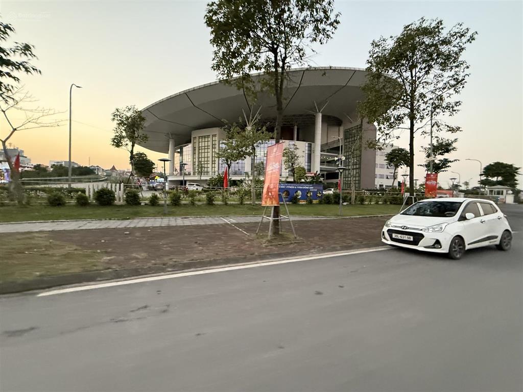 Bán gấp trong tháng nhà 2 tầng, phan xá tt đông anh, thông ô tô 92m2 hơn 11 tỷ.