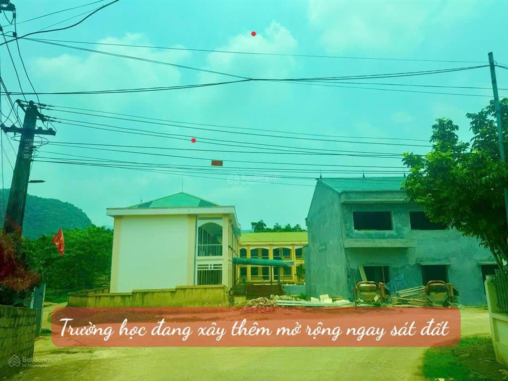 Chủ cần tiền gửi bán lô đất cho nhà anh chị làm nhà vườn ạ