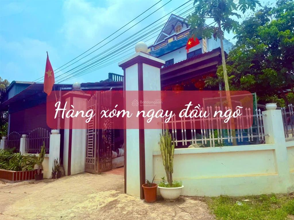 Chủ cần tiền gửi bán lô đất cho nhà anh chị làm nhà vườn ạ