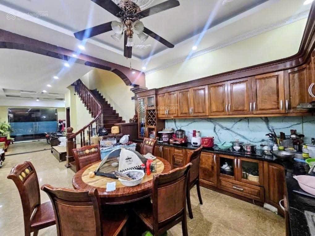 1 nhà ra phố, bán nhanh nhà sát mặt phố lạc long quân, tây hồ, 18 tỷ