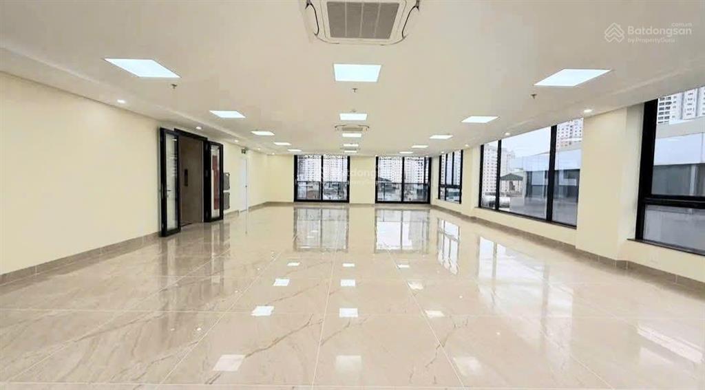 Bán tòa nhà văn phòng mặt phố la thành thang máy 90m 9 tầng 59 tỷ. 0986 253 ***