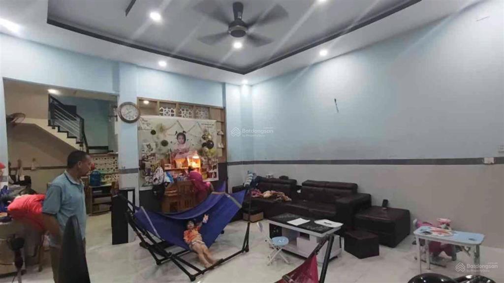 Chỉ 5.3tỷ  nhà 90m2  3 tầng  hxh  ngay cầu bình thuận  sát kênh tham lương  bình tân  shr