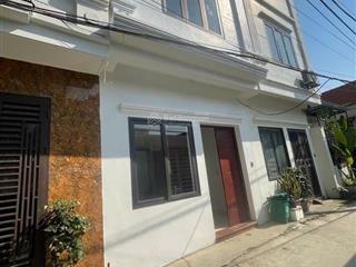 Hiếm trung tâm thị trấn trôi 2 thoáng ô tô sát nhà.