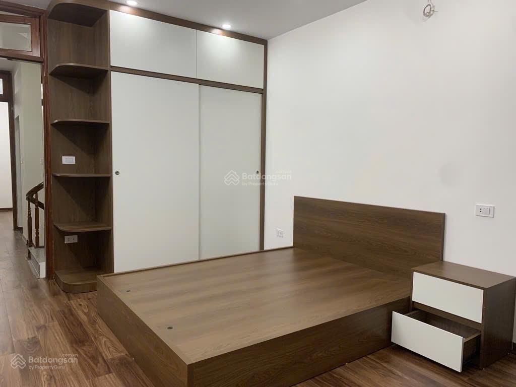 Giá ngỡ ngàng  chốt nhà vàng kim