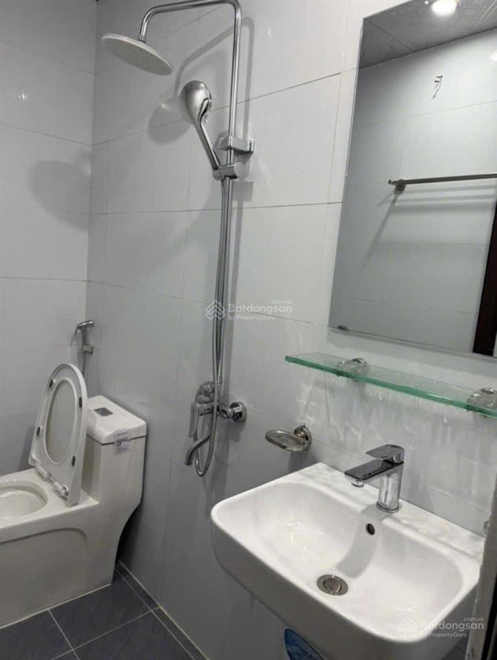 Giá ngỡ ngàng  chốt nhà vàng kim