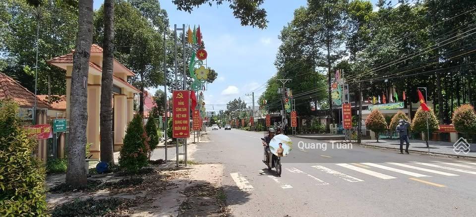 Bán đất xây nhà xưởng 1000m2 gần khu dân cư cách ubnd chỉ 1km, mặt tiền đường nhựa lộ giới 32m